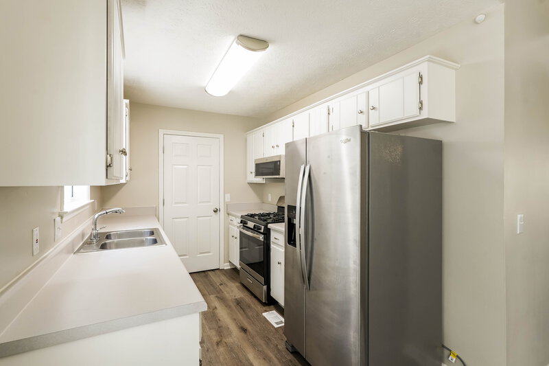 1,875/Mo, 777 Dover Glen Dr Antioch, TN 37013 Kitchen View