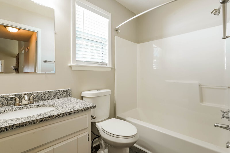 1,875/Mo, 777 Dover Glen Dr Antioch, TN 37013 Bathroom View