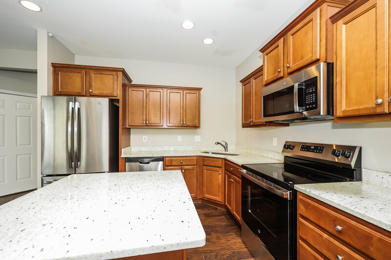 2,270/Mo, 1245 Canyon Ridge Ct Antioch, TN 37013 Kitchen View 2