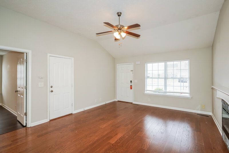 1,755/Mo, 242 Grovedale Trce Antioch, TN 37013 Living Room View