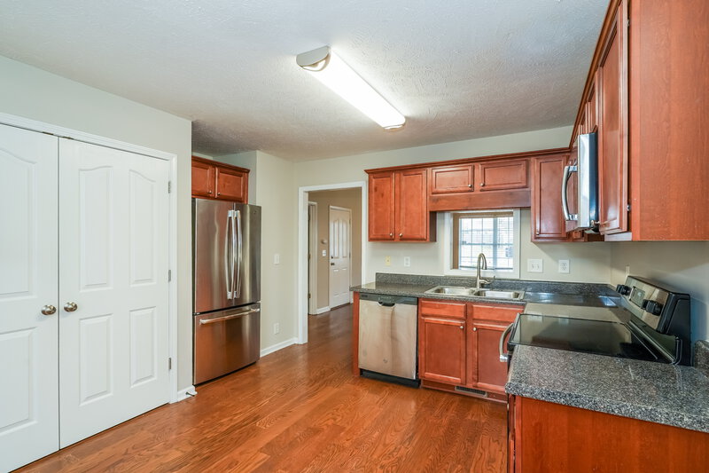 1,755/Mo, 242 Grovedale Trce Antioch, TN 37013 Kitchen View 2
