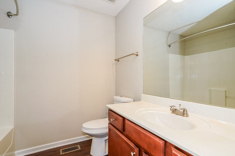 1,755/Mo, 242 Grovedale Trce Antioch, TN 37013 Bathroom View