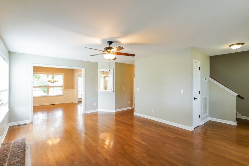 2,400/Mo, 2817 Sutherland Dr Thompsons Station, TN 37179 Living Room View 2