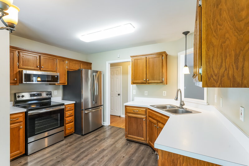 2,400/Mo, 2817 Sutherland Dr Thompsons Station, TN 37179 Kitchen View