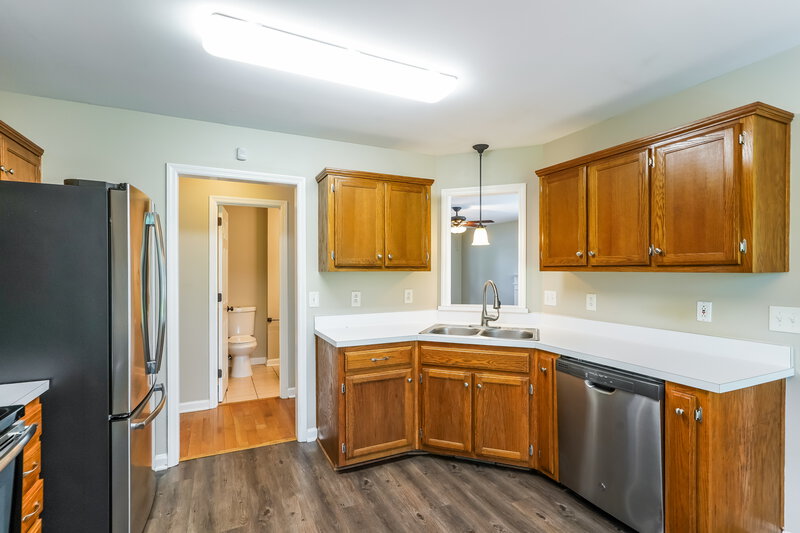 2,400/Mo, 2817 Sutherland Dr Thompsons Station, TN 37179 Kitchen View 2