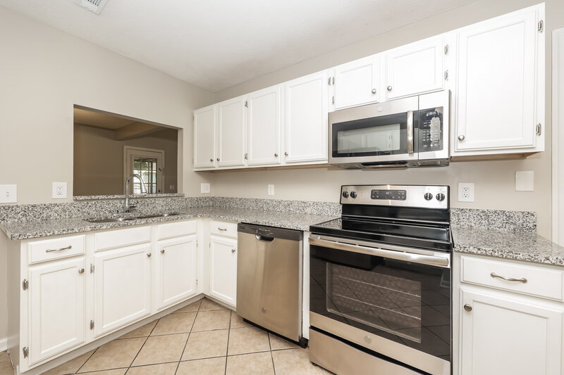 2,900/Mo, 3308 Milbridge Dr Antioch, TN 37013 Kitchen View 2