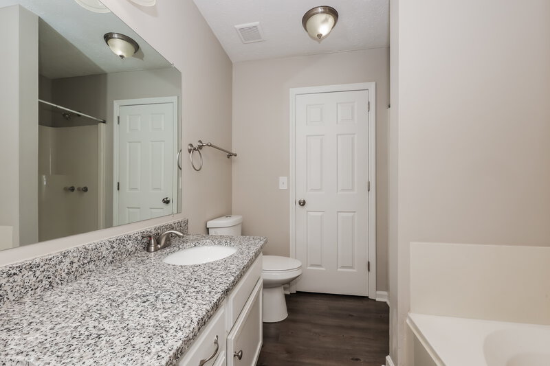 2,900/Mo, 3308 Milbridge Dr Antioch, TN 37013 Main Bathroom View