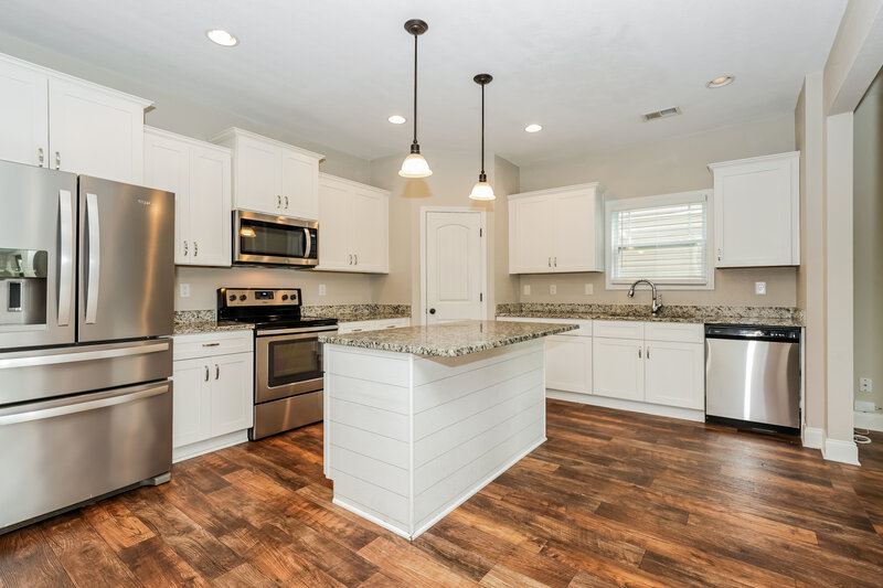 2,300/Mo, 1217 Catawba Way Murfreesboro, TN 37130 Kitchen View 2