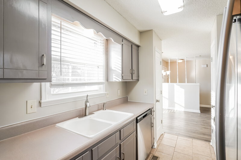 2,020/Mo, 1220 Reelfoot Cir Nashville, TN 37214 Kitchen View 2