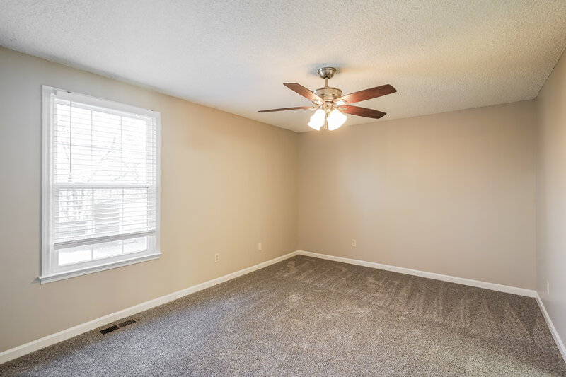 2,020/Mo, 1220 Reelfoot Cir Nashville, TN 37214 Main Bedroom View 2