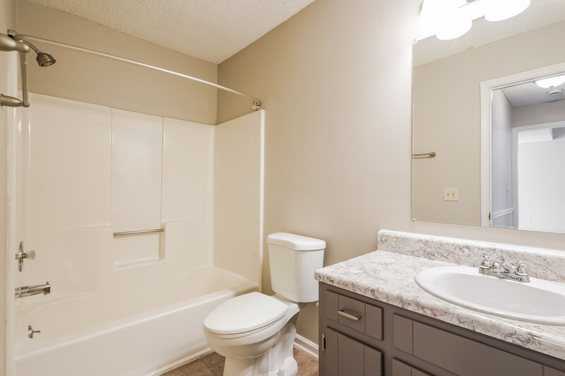 2,020/Mo, 1220 Reelfoot Cir Nashville, TN 37214 Bathroom View