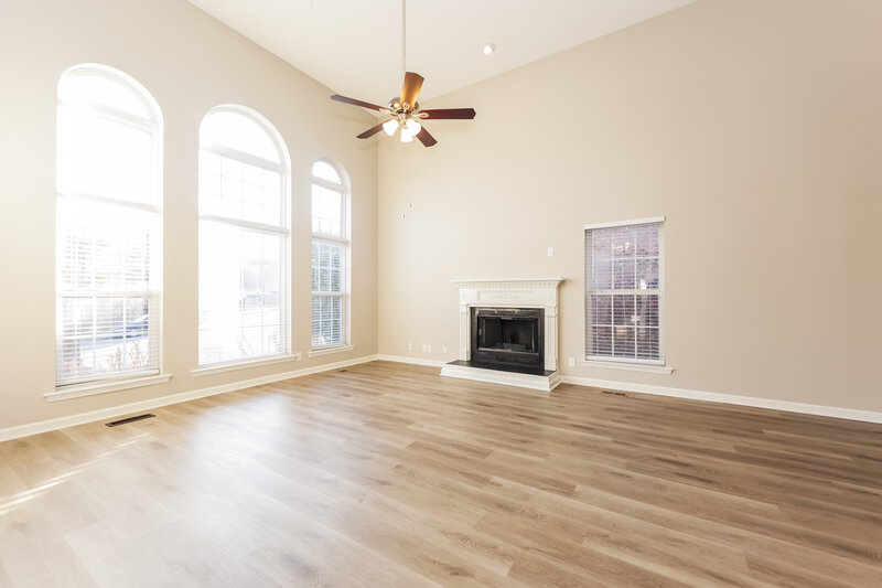 2,375/Mo, 4816 Aaron Dr Antioch, TN 37013 Living Room View