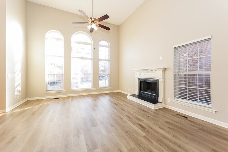 2,375/Mo, 4816 Aaron Dr Antioch, TN 37013 Living Room View 2