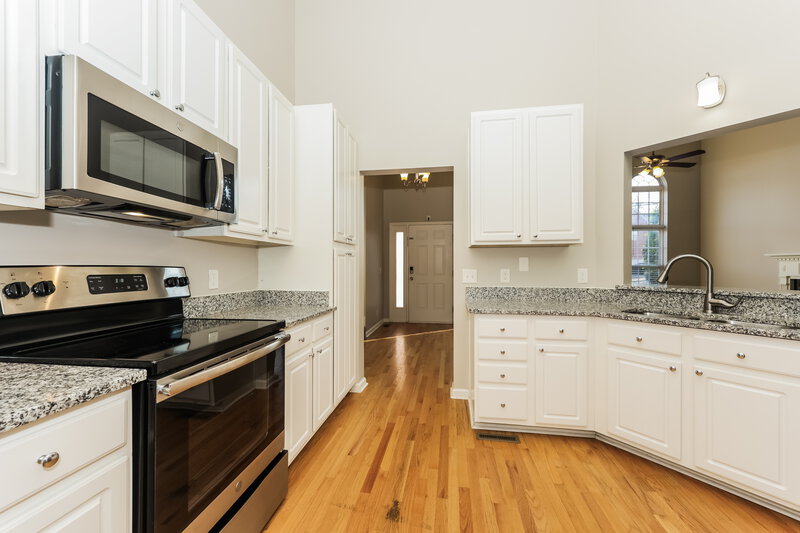 2,375/Mo, 4816 Aaron Dr Antioch, TN 37013 Kitchen View 2