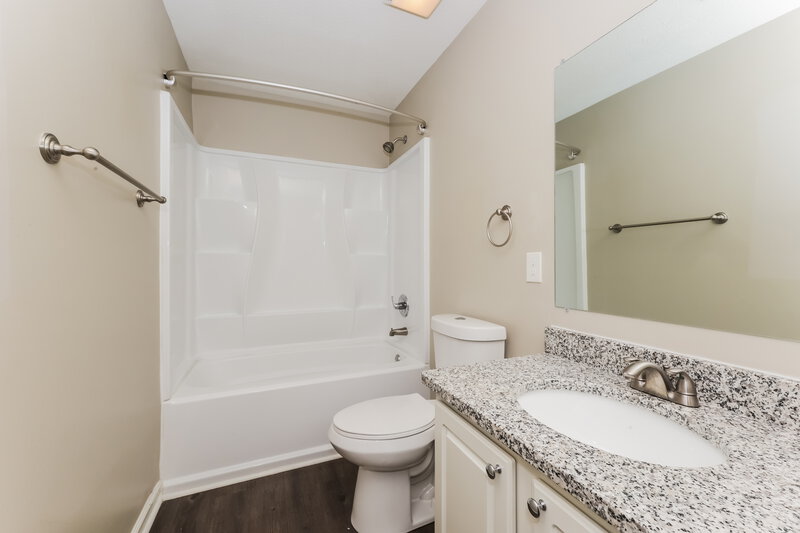 2,375/Mo, 4816 Aaron Dr Antioch, TN 37013 Bathroom View