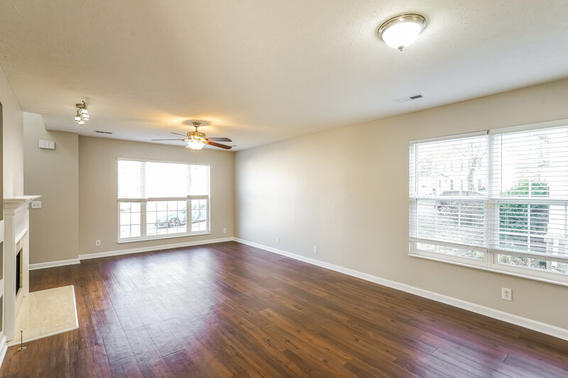 1,900/Mo, 720 Ansley Ct Antioch, TN 37013 Living Room View