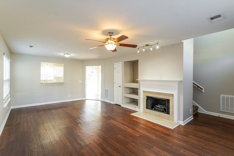 1,900/Mo, 720 Ansley Ct Antioch, TN 37013 Living Room View 2