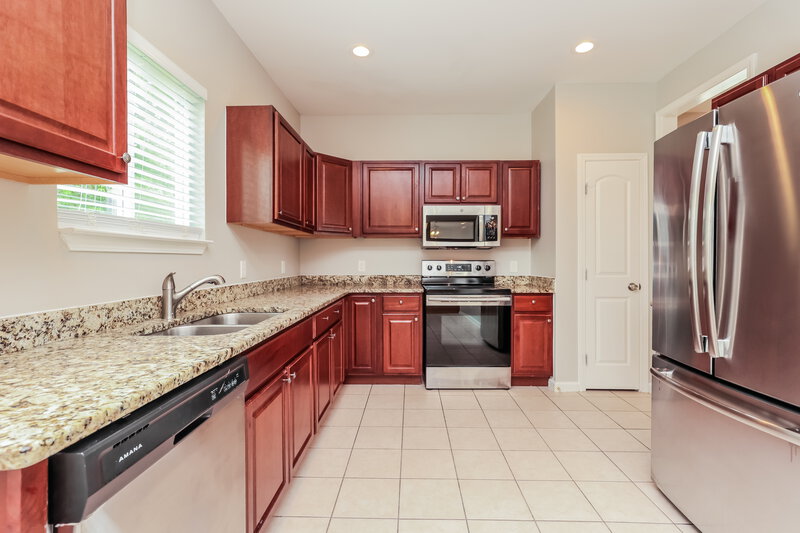 2,155/Mo, 3148 Skinner Dr Antioch, TN 37013 Kitchen View 2