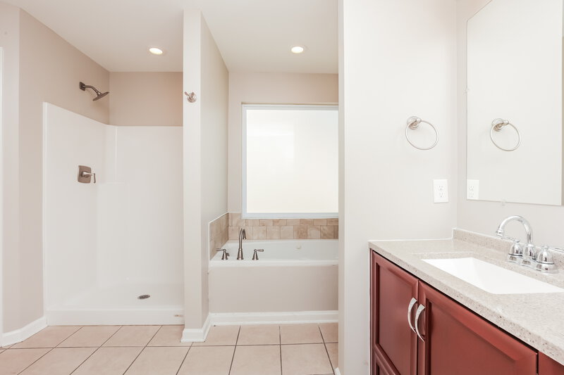 2,155/Mo, 3148 Skinner Dr Antioch, TN 37013 Main Bathroom View