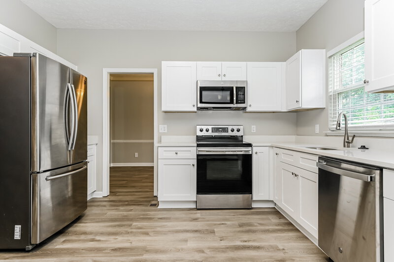 2,610/Mo, 6225 Tuckaleechee Ln Antioch, TN 37013 Kitchen View