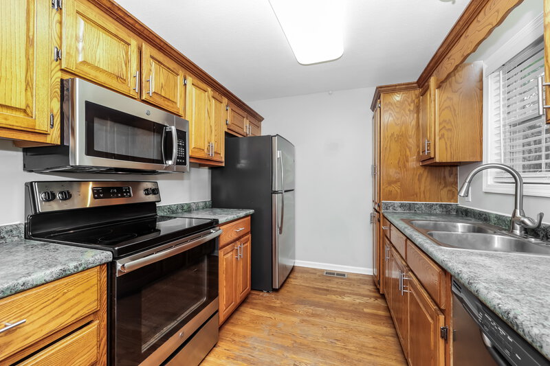 2,045/Mo, 3013 Candlelite Dr Spring Hill, TN 37174 Kitchen View 2