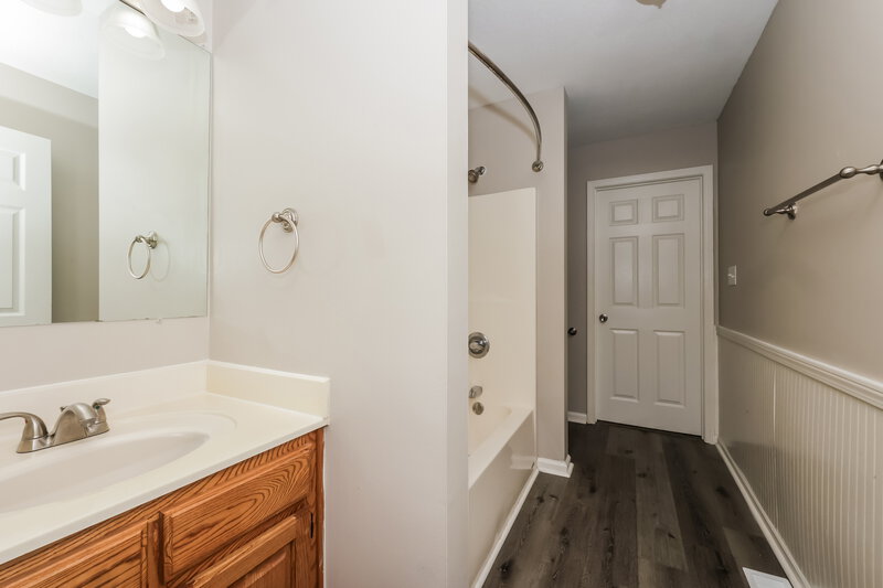 2,045/Mo, 3013 Candlelite Dr Spring Hill, TN 37174 Main Bathroom View