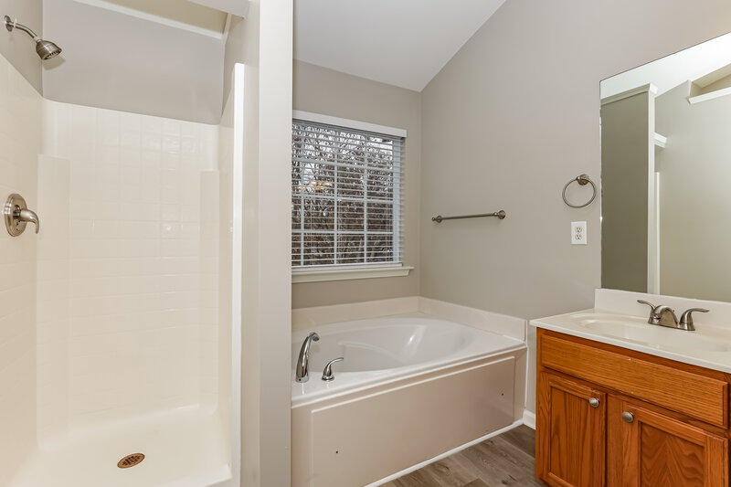 2,160/Mo, 2907 Churchill Ln Thompsons Station, TN 37179 Main Bathroom View