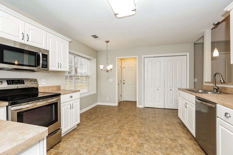 2,100/Mo, 204 Trophy Court Thompsons Station, TN 37179 Kitchen View
