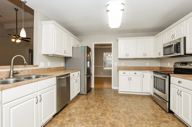 2,100/Mo, 204 Trophy Court Thompsons Station, TN 37179 Kitchen View 2