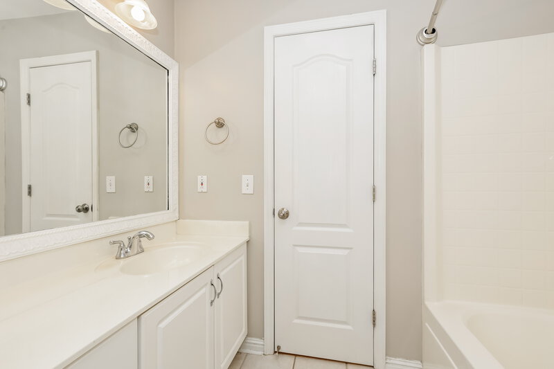 2,100/Mo, 204 Trophy Court Thompsons Station, TN 37179 Bathroom View