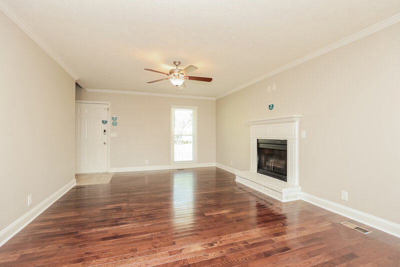 2,393/Mo, 418 Oakhaven Dr Smyrna, TN 37167 Living Room View