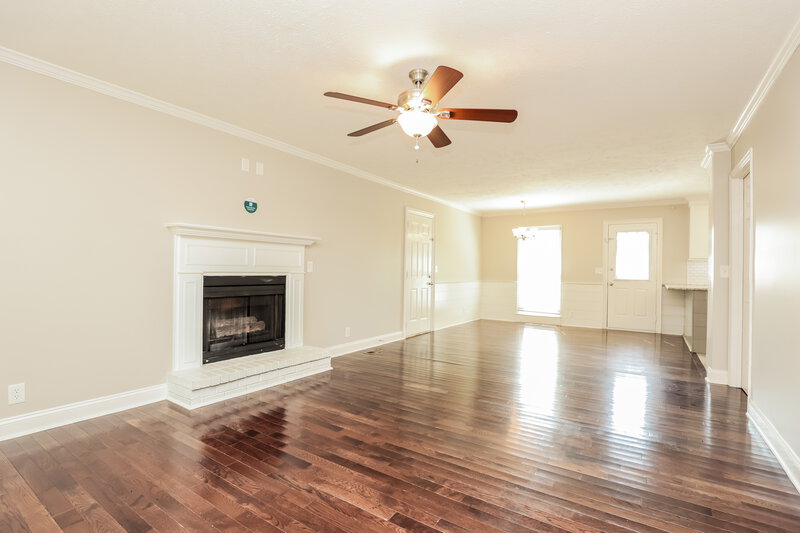 2,393/Mo, 418 Oakhaven Dr Smyrna, TN 37167 Living Room View 2