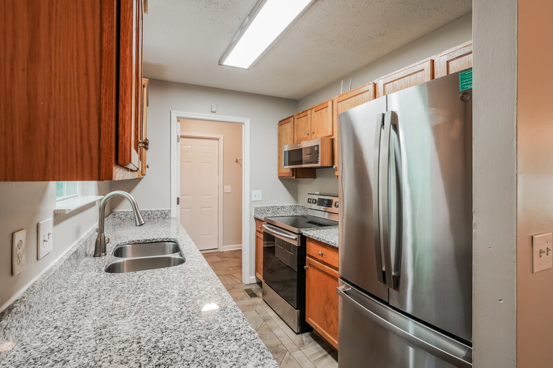 1,950/Mo, 4440 Lavergne Couchville Pike Antioch, TN 37013 Kitchen View