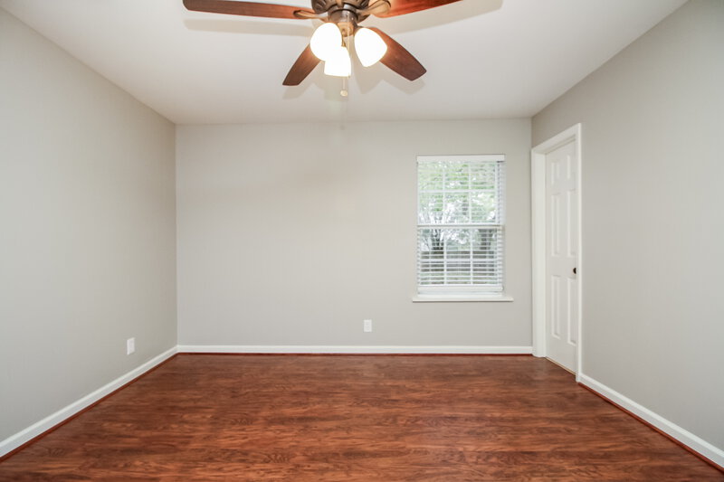 2,165/Mo, 696 Hollandale Rd La Vergne, TN 37086 Master Bedroom View 2