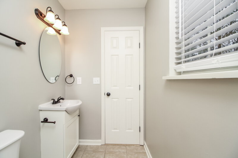 2,165/Mo, 696 Hollandale Rd La Vergne, TN 37086 Master Bathroom View