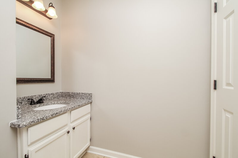 2,165/Mo, 696 Hollandale Rd La Vergne, TN 37086 Bathroom View