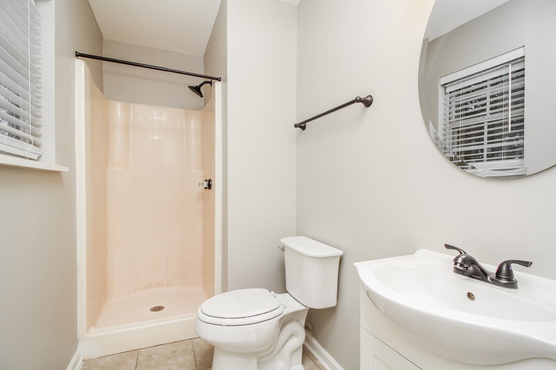 2,165/Mo, 696 Hollandale Rd La Vergne, TN 37086 Bathroom View 2