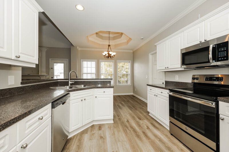 2,185/Mo, 2625 Dorset St Murfreesboro, TN 37130 Kitchen View 2