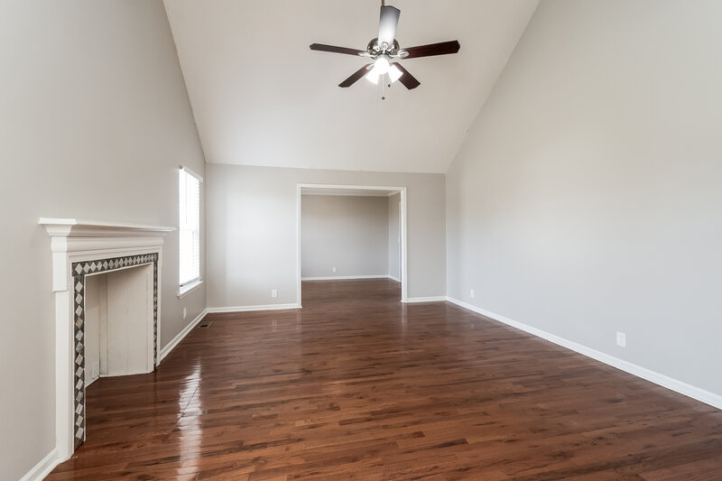 2,115/Mo, 3105 Roundwood Forest Ln Antioch, TN 37013 Living Room View