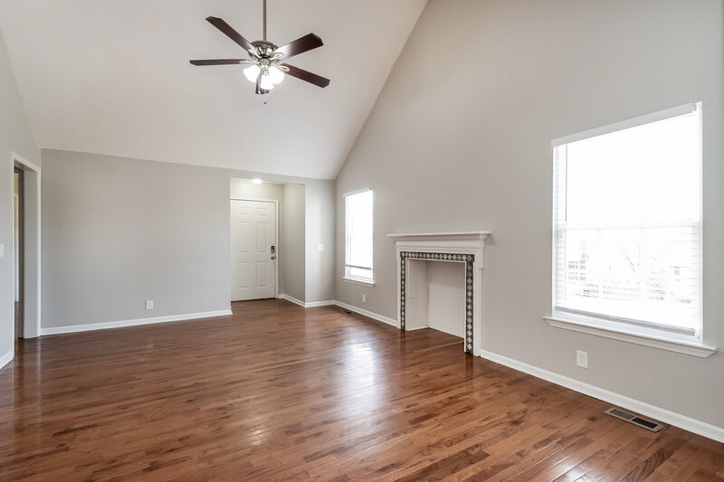 2,115/Mo, 3105 Roundwood Forest Ln Antioch, TN 37013 Living Room View 2