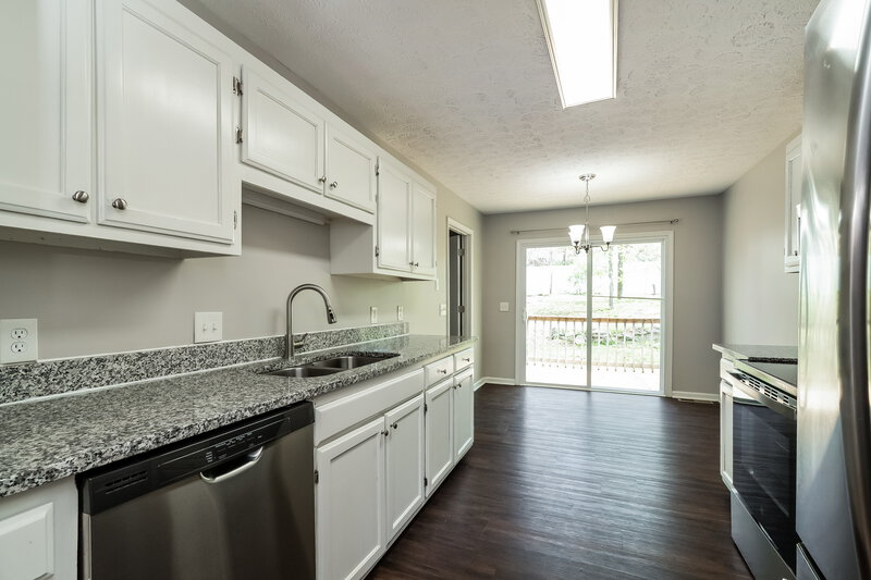2,115/Mo, 3105 Roundwood Forest Ln Antioch, TN 37013 Kitchen View