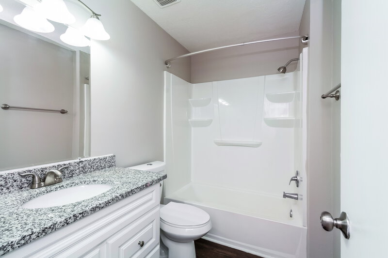 2,115/Mo, 3105 Roundwood Forest Ln Antioch, TN 37013 Main Bathroom View