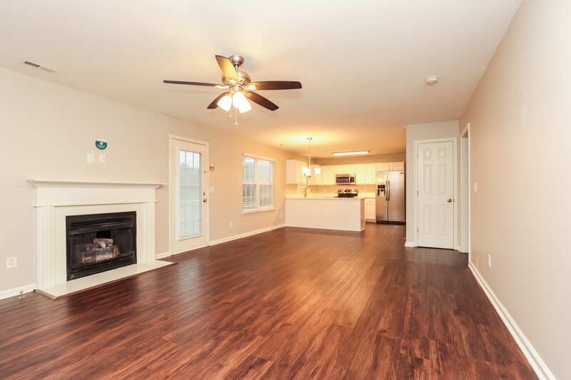 2,515/Mo, 1514 Winter Ct Spring Hill, TN 37174 Living Room View 2