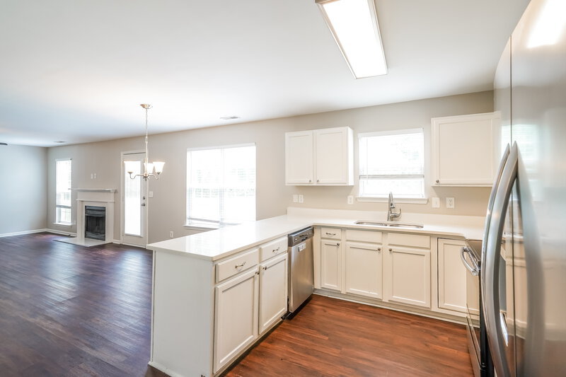 2,320/Mo, 1514 Winter Ct Spring Hill, TN 37174 Kitchen View