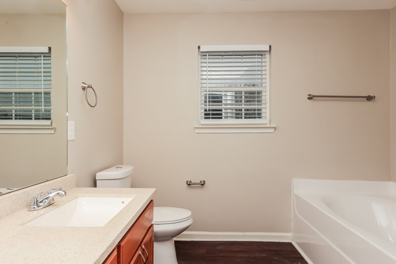 2,515/Mo, 1514 Winter Ct Spring Hill, TN 37174 Main Bathroom View