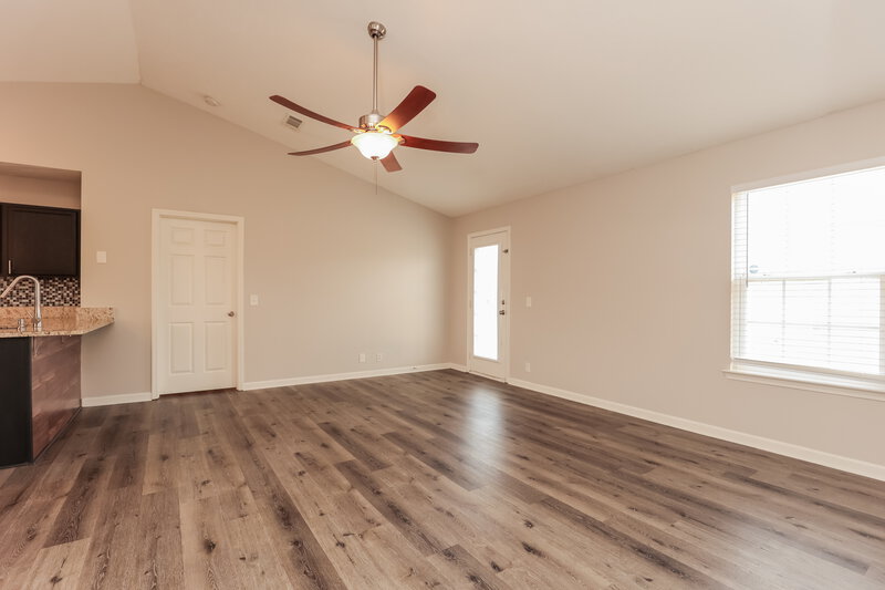 3,200/Mo, 1316 S Hampton Ct Antioch, TN 37013 Living Room View 2