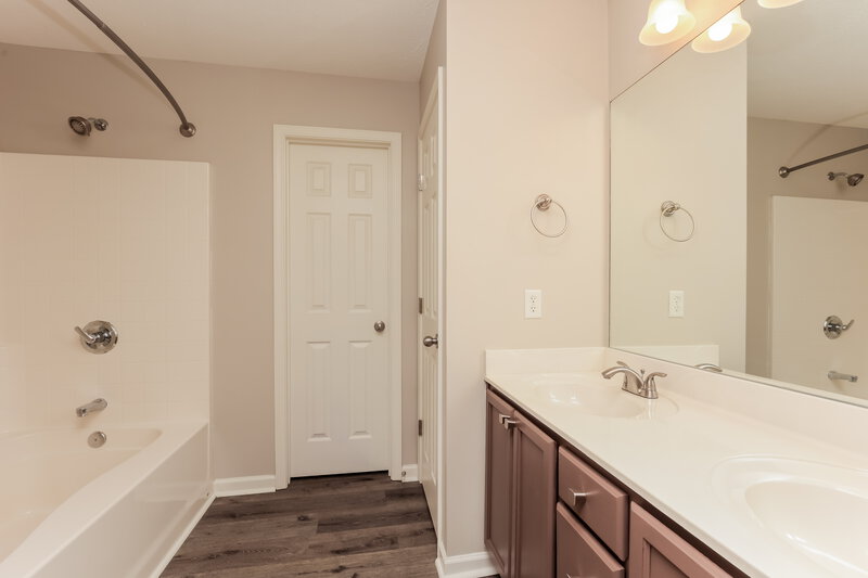 3,200/Mo, 1316 S Hampton Ct Antioch, TN 37013 Main Bedroom View 3