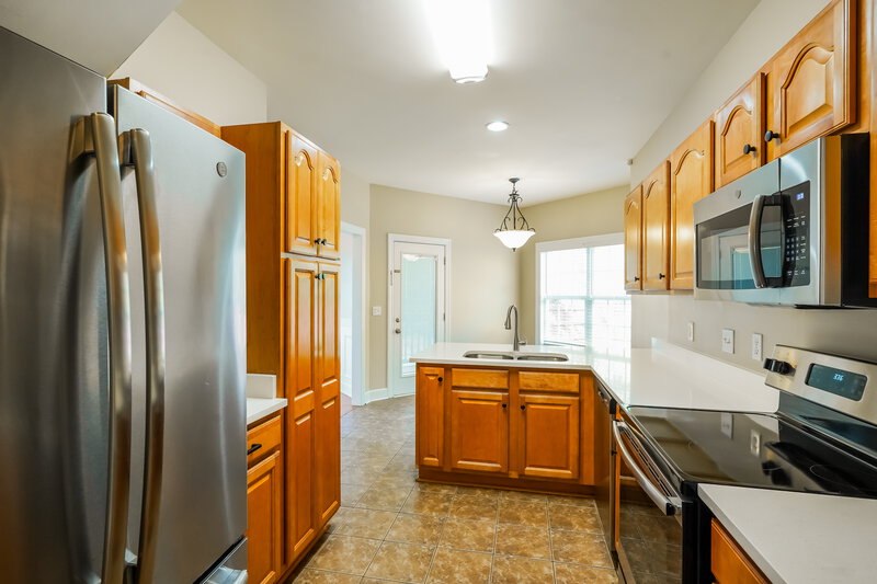 2,735/Mo, 241 Conquest Rd Murfreesboro, TN 37128 Kitchen View 2