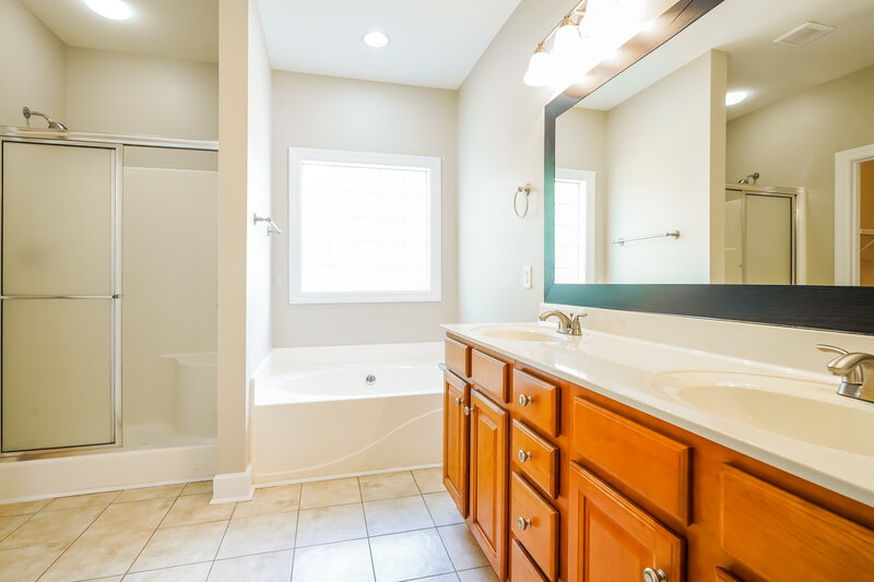 2,735/Mo, 241 Conquest Rd Murfreesboro, TN 37128 Main Bathroom View