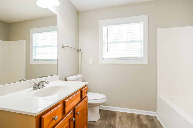 2,735/Mo, 241 Conquest Rd Murfreesboro, TN 37128 Bathroom View